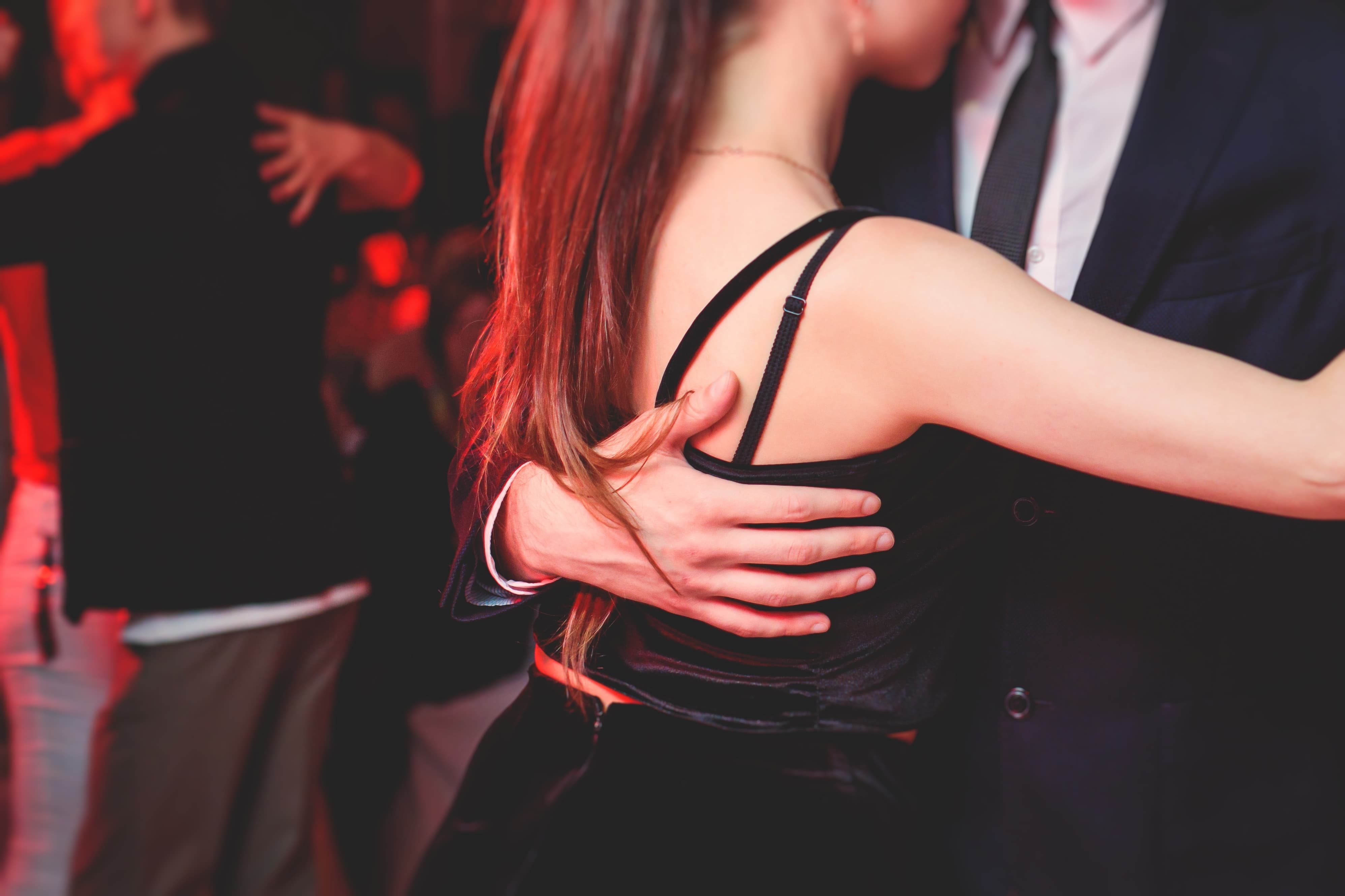 Pareja bailando tango